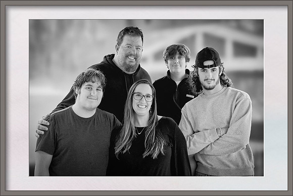 Min&Familybw-frame