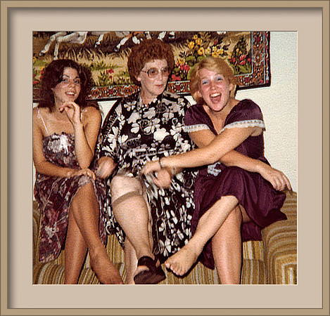 1979 Linda Teen Couch
